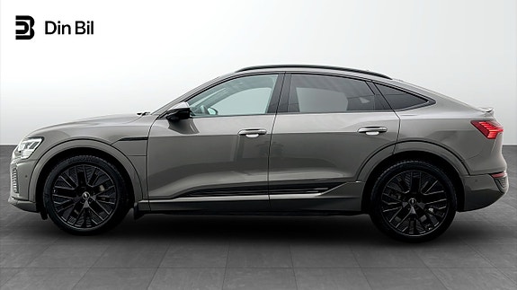 Audi Q8 2 of 18