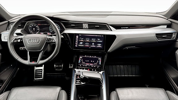 Audi Q8 10 of 18