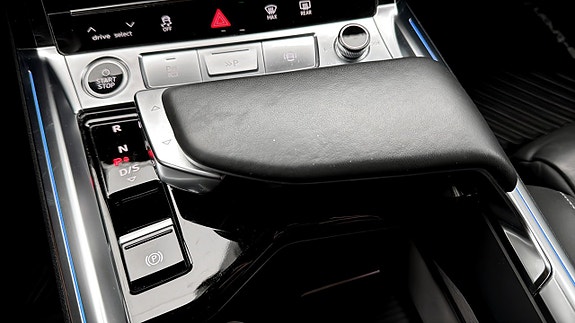 Audi Q8 17 of 18