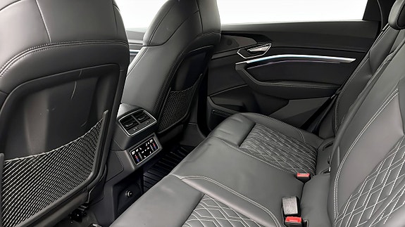 Audi Q8 12 of 18