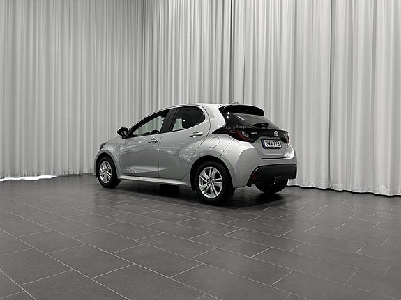 Toyota Yaris 4 of 15