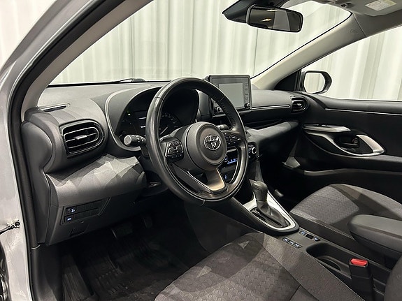 Toyota Yaris 9 of 15