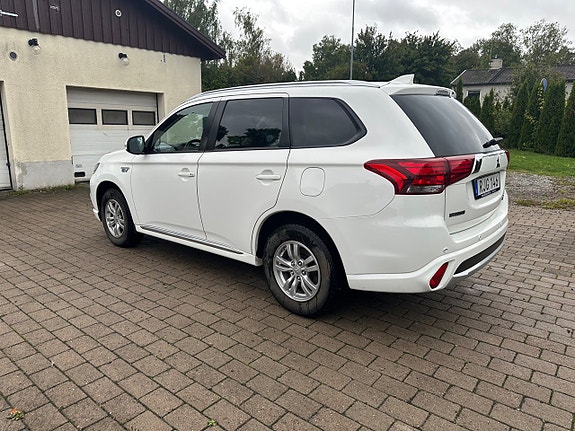 Mitsubishi Outlander 4 of 13
