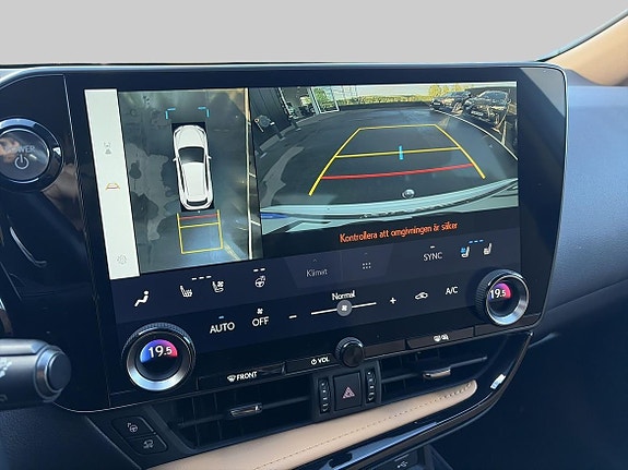 Lexus NX450h+ 15 of 24