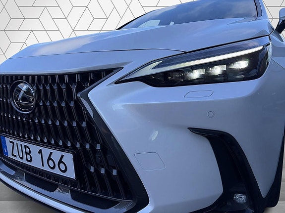 Lexus NX450h+ 23 of 24