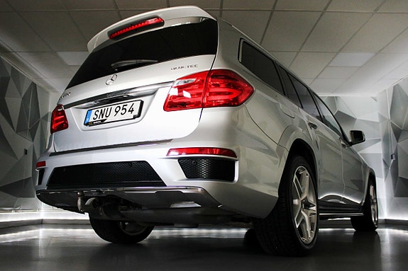 Mercedes-Benz GL350 8 of 27