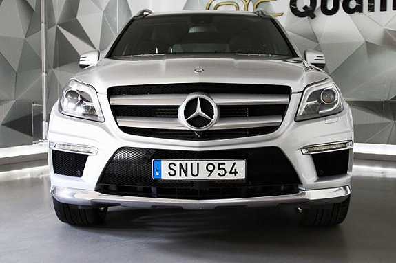 Mercedes-Benz GL350 9 of 27