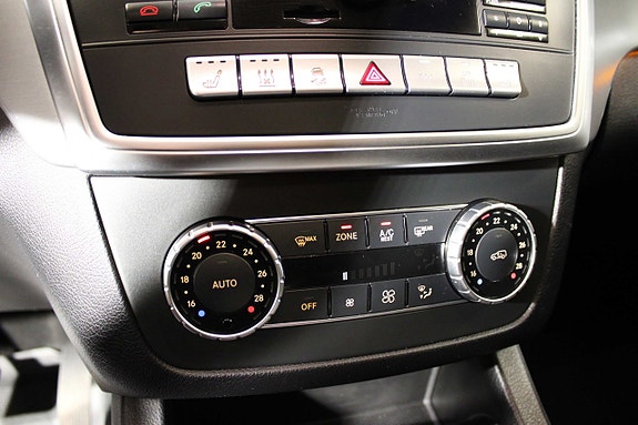 Mercedes-Benz GL350 25 of 27