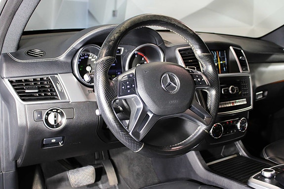 Mercedes-Benz GL350 15 of 27