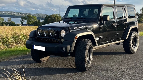 Jeep Wrangler Unlimited 2 of 5