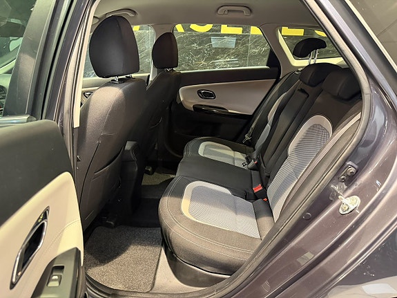 Kia Ceed 17 of 25