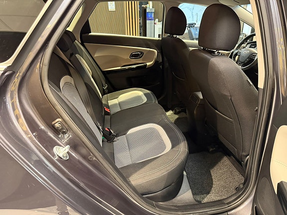 Kia Ceed 18 of 25