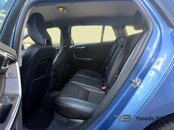 Volvo V60 12 of 16