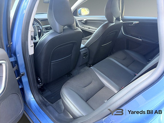 Volvo V60 13 of 16