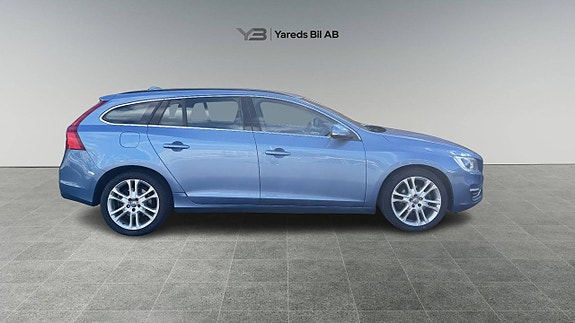 Volvo V60 8 of 16