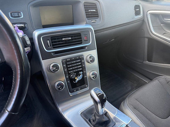 Volvo V60 15 of 16