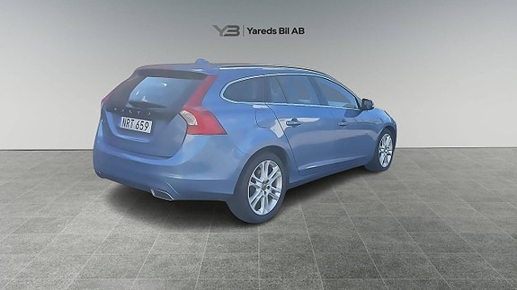 Volvo V60 7 of 16