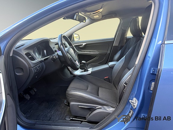 Volvo V60 10 of 16