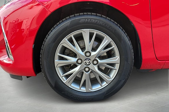 Toyota Yaris 10 of 21