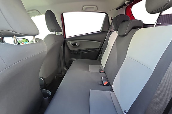 Toyota Yaris 20 of 21