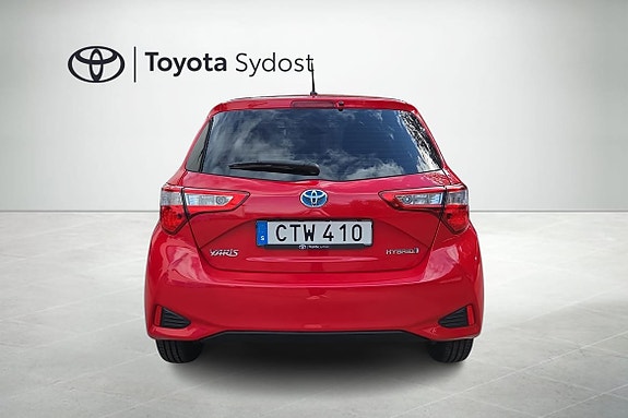 Toyota Yaris 8 of 21