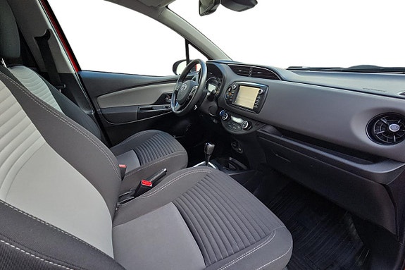 Toyota Yaris 12 of 21