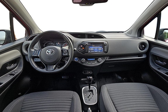Toyota Yaris 13 of 21