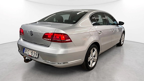 Volkswagen Passat 3 of 17