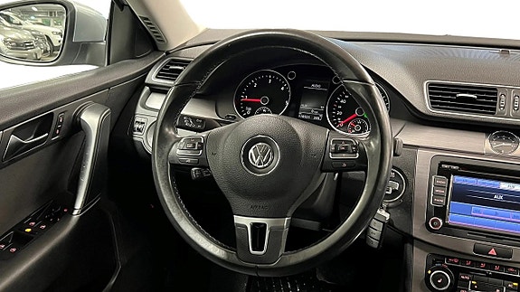 Volkswagen Passat 7 of 17