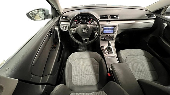Volkswagen Passat 6 of 17