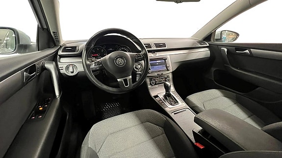 Volkswagen Passat 8 of 17