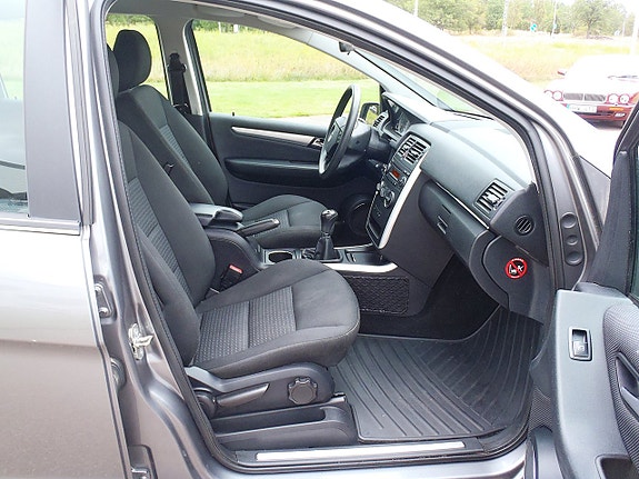 Mercedes-Benz B180 9 of 11