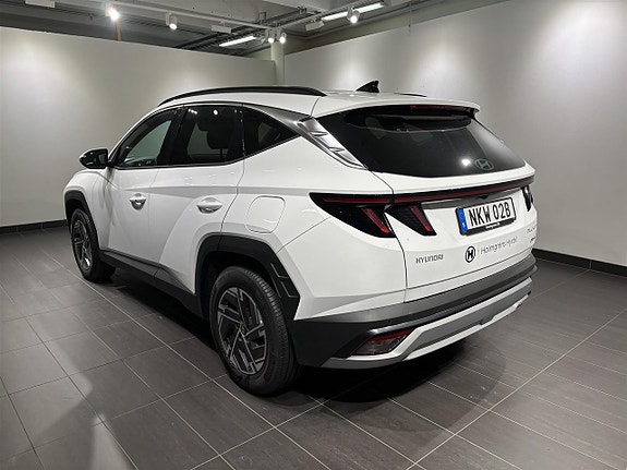 Hyundai Tucson 2 of 2