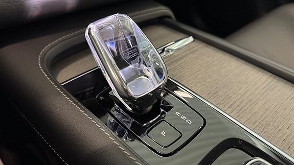 Volvo XC90 15 of 18