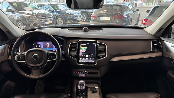 Volvo XC90 11 of 18