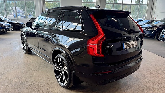 Volvo XC90 4 of 18
