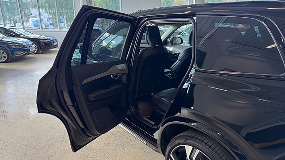 Volvo XC90 6 of 18