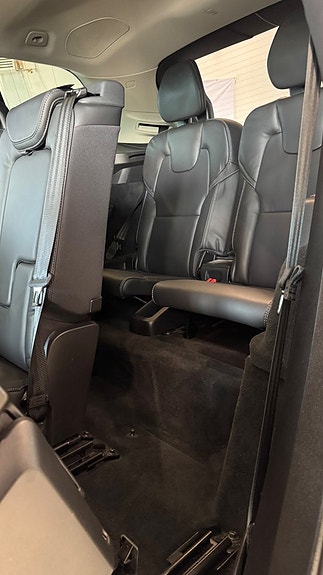 Volvo XC90 9 of 18
