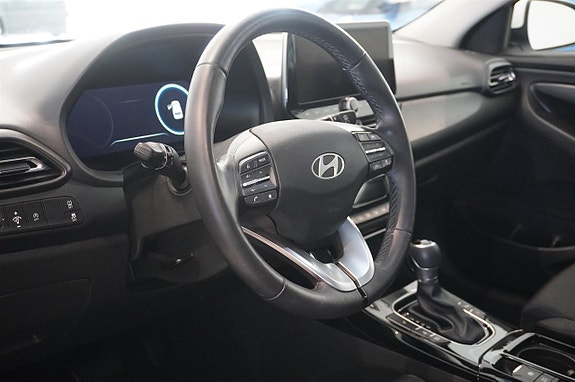 Hyundai i30 2 of 13