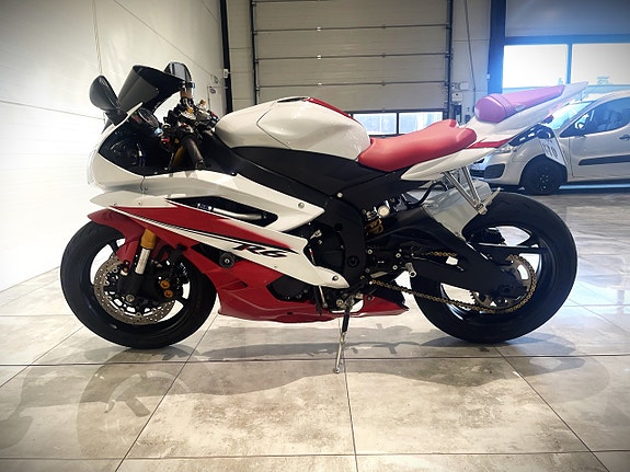Yamaha YZF-R6 R6 8 of 12