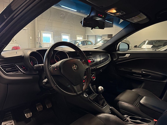Alfa Romeo Giulietta 6 of 16