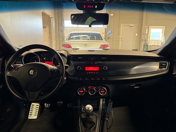 Alfa Romeo Giulietta 7 of 16