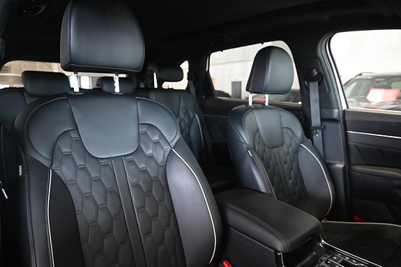 Kia Sorento 14 of 30