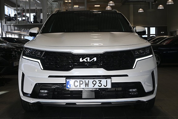 Kia Sorento 5 of 30