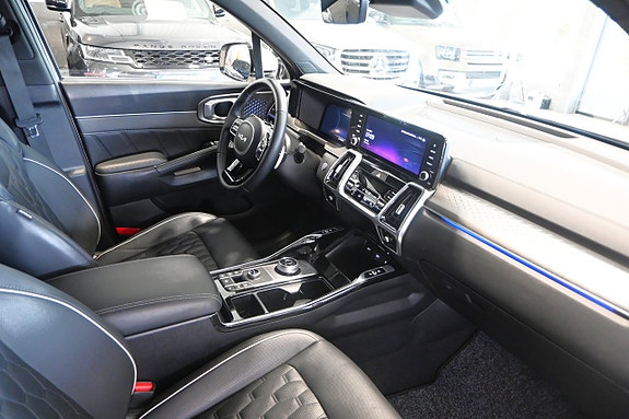 Kia Sorento 12 of 30