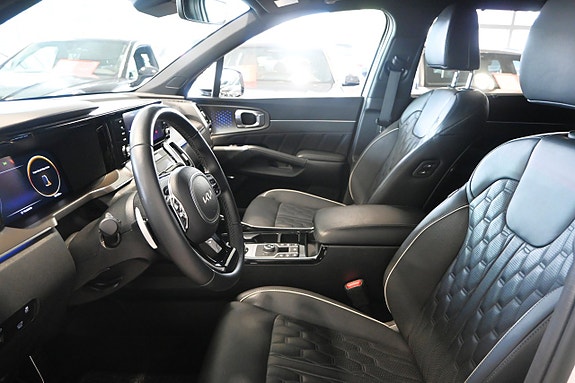 Kia Sorento 8 of 30