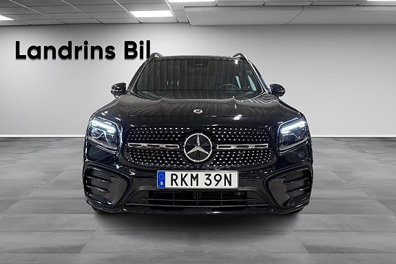 Mercedes-Benz GLB220 d 2 of 20