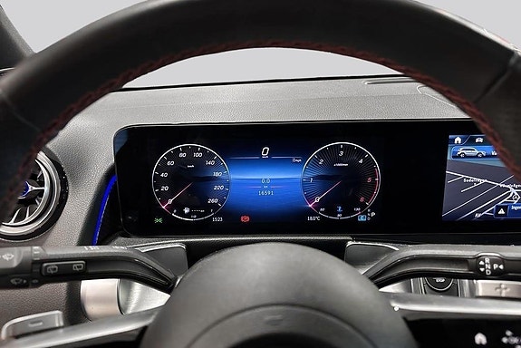 Mercedes-Benz GLB220 d 10 of 20