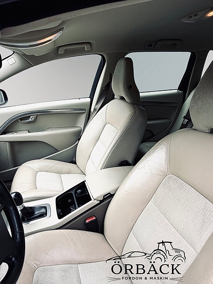 Volvo V70 10 of 15