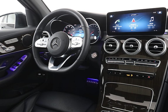 Mercedes-Benz GLC300 e 14 of 30